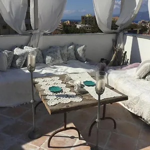 https://bnb-il-giardino-dulisse.taorminaitalyhotels.com
